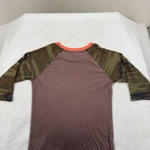 Alternative Earth L Muscle Fit Camo Raglan Tee | Tri-Blend | Baseball Style